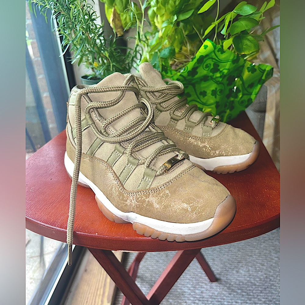 2018 Women’s Air Jordan 11 Retro 'Olive Lux' Gem